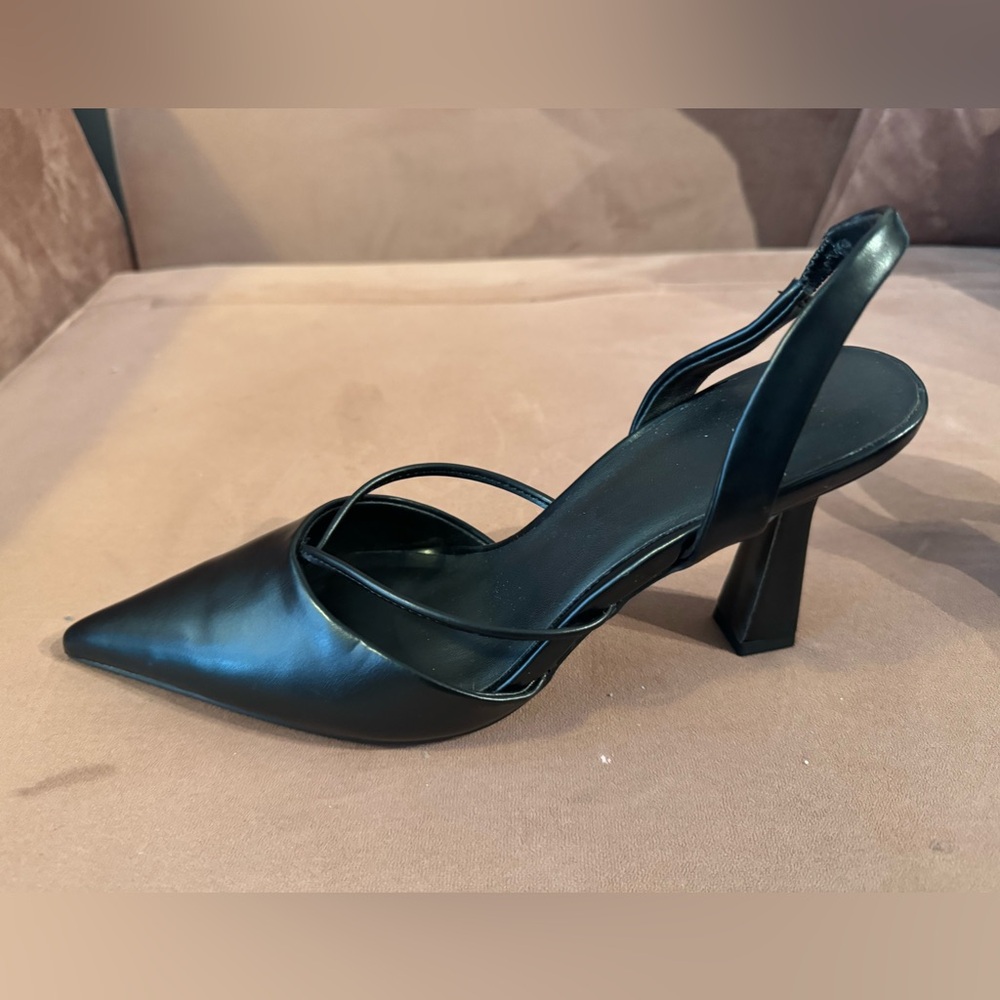 Oak & Fort Black Slingback Heels